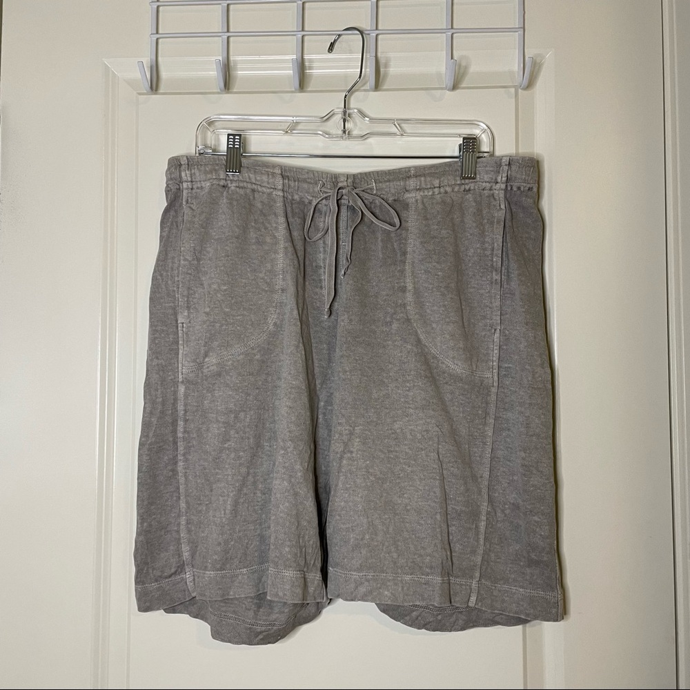 Grey poetry comfortable shorts